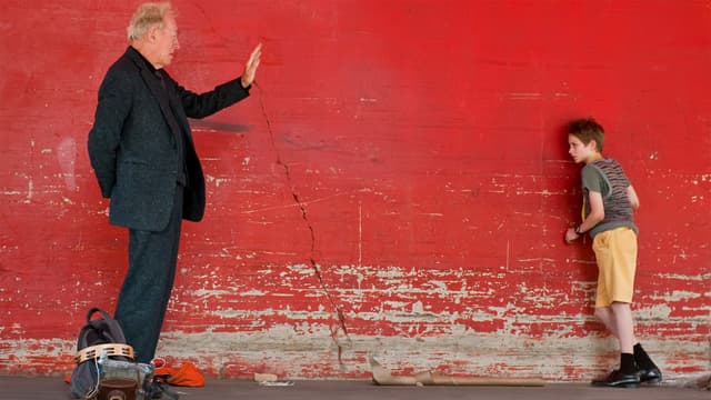 Extremely Loud & Incredibly Close key art background