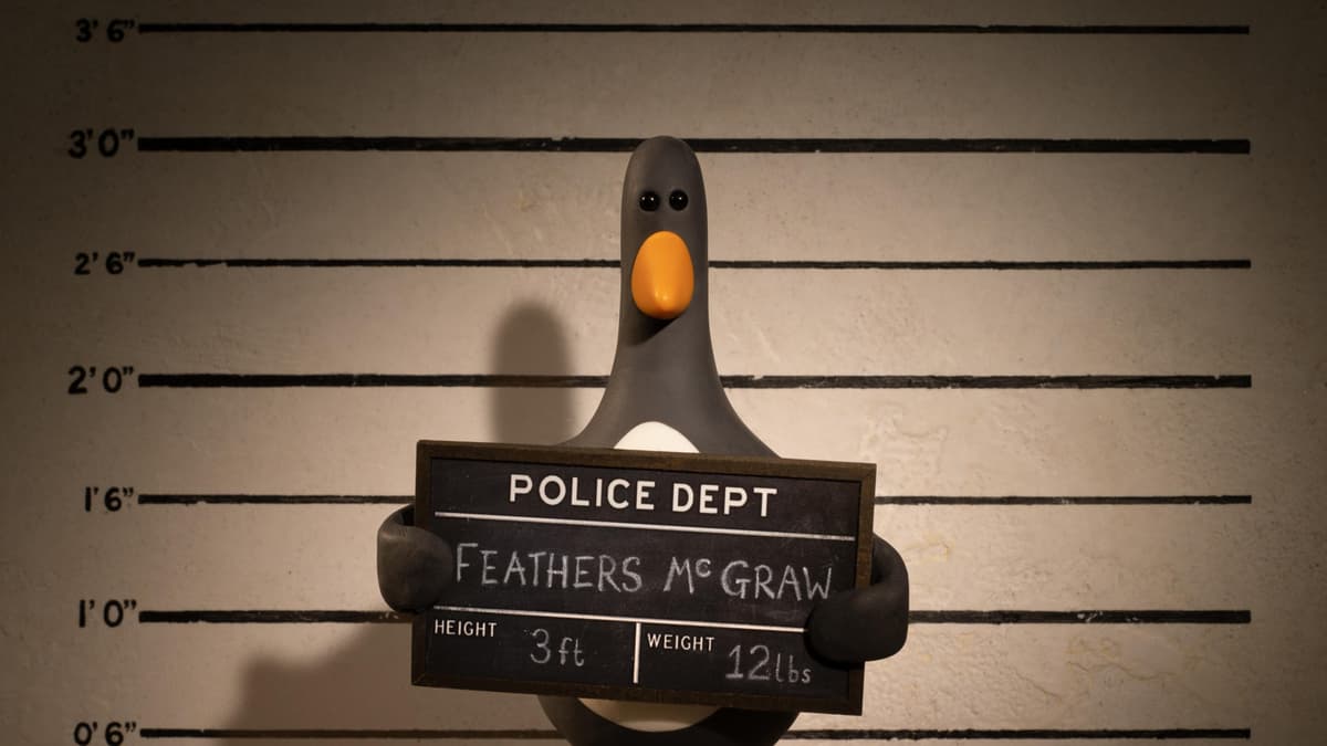 Wallace & Gromit Vengeance Most Fowl key art background